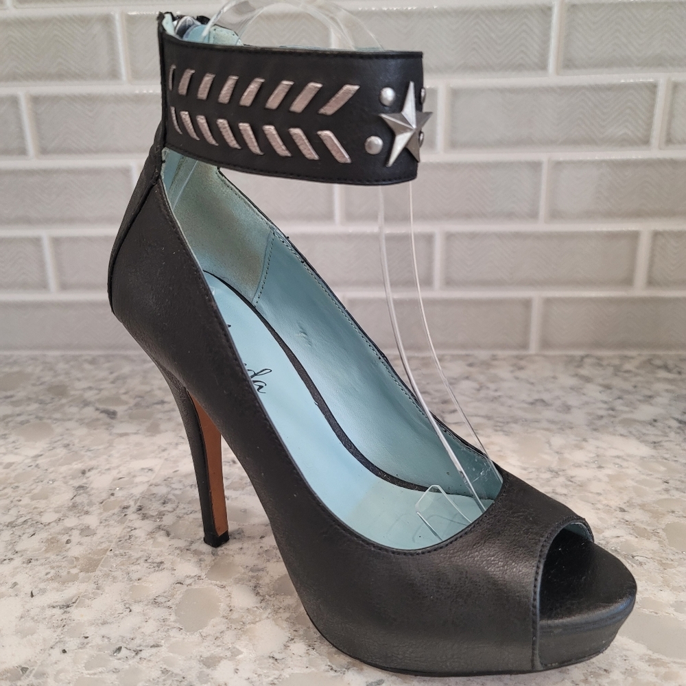 Miranda Lambert Earlen Rockstar Black Platform Heel Open Toes Ankle Strap Sz: 6
